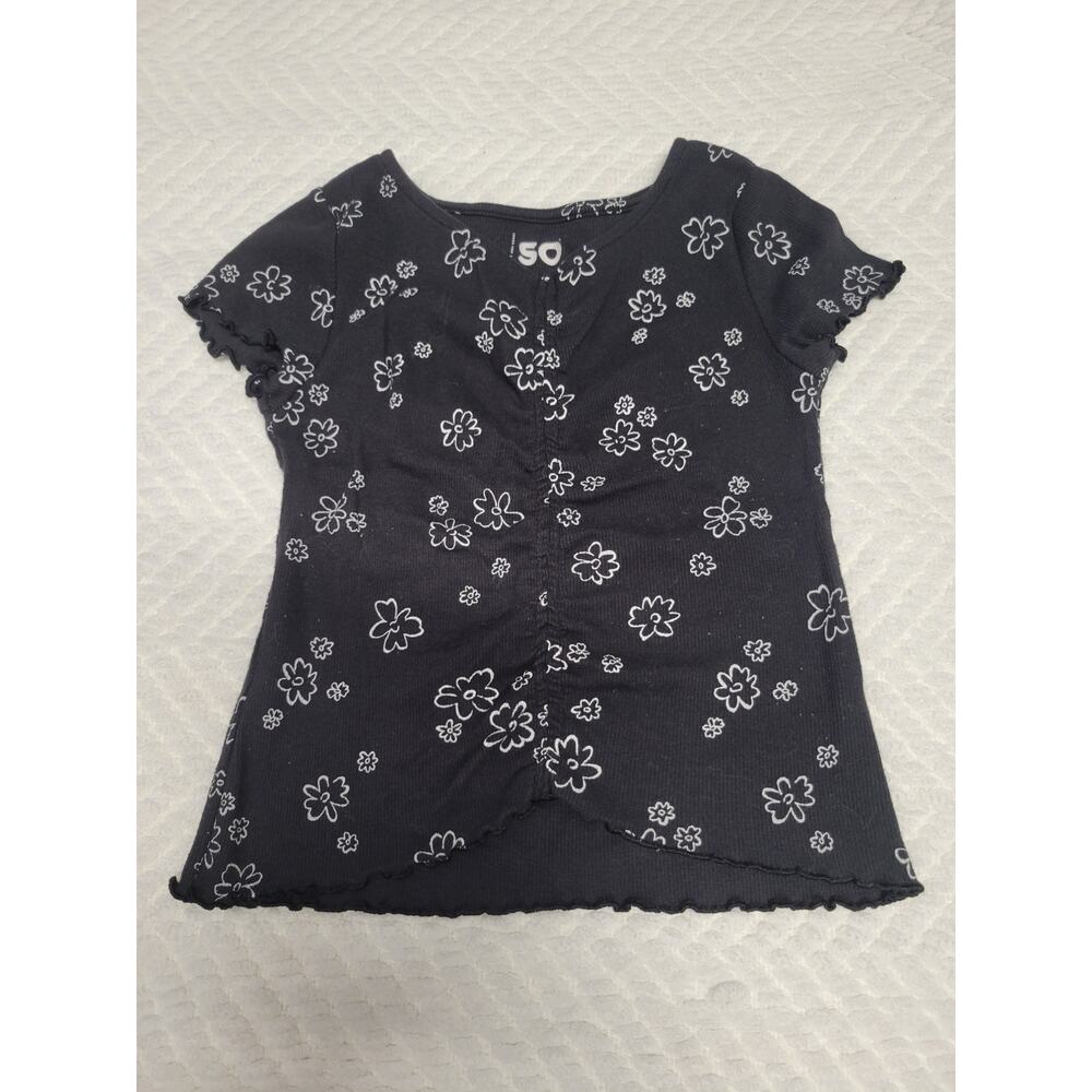 SO Black White Ruffle Hem All Over Floral Print Short Sleeve Top Girls Size XS 6